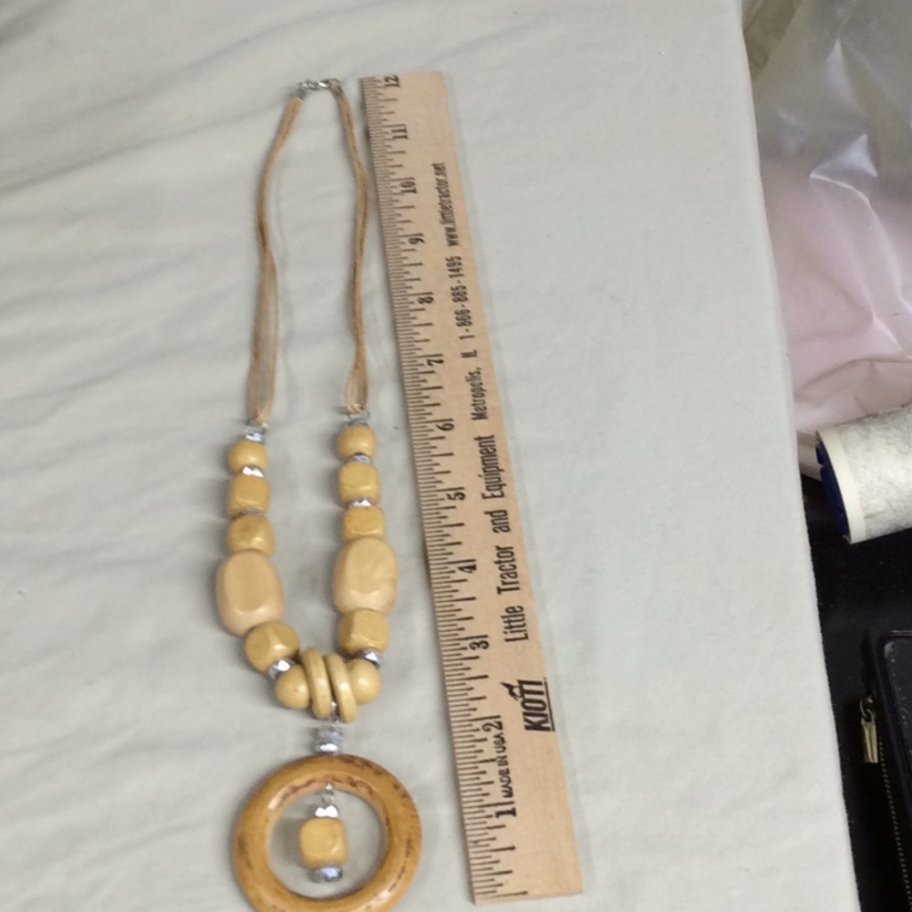 Two‎ necklaces - Picture 2 of 5